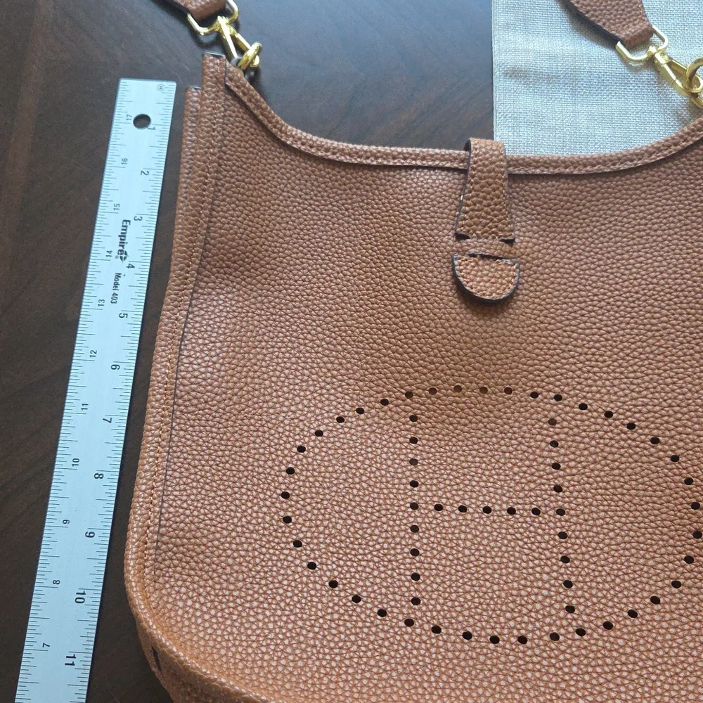 Beautiful Replica Halston Cross Body Bag. Great Condition! Tan, Gold Hardware. - Picture 9 of 11